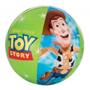 Топка с персонажа Уди от анимационния филм "Toy Story" на Disney и Pixar, с ярко зелен фон и логото на "Toy Story".