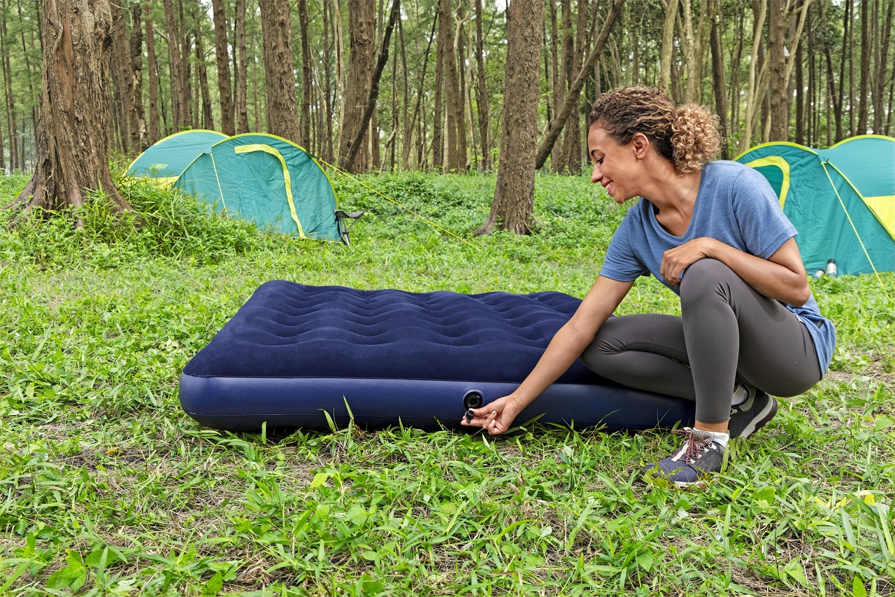 Надуваем матрак Bestway Air Mattress Full, 137 х 191 х 22 см, PVC, плюшен, за вътрешна и външна употреба, син - Image 3