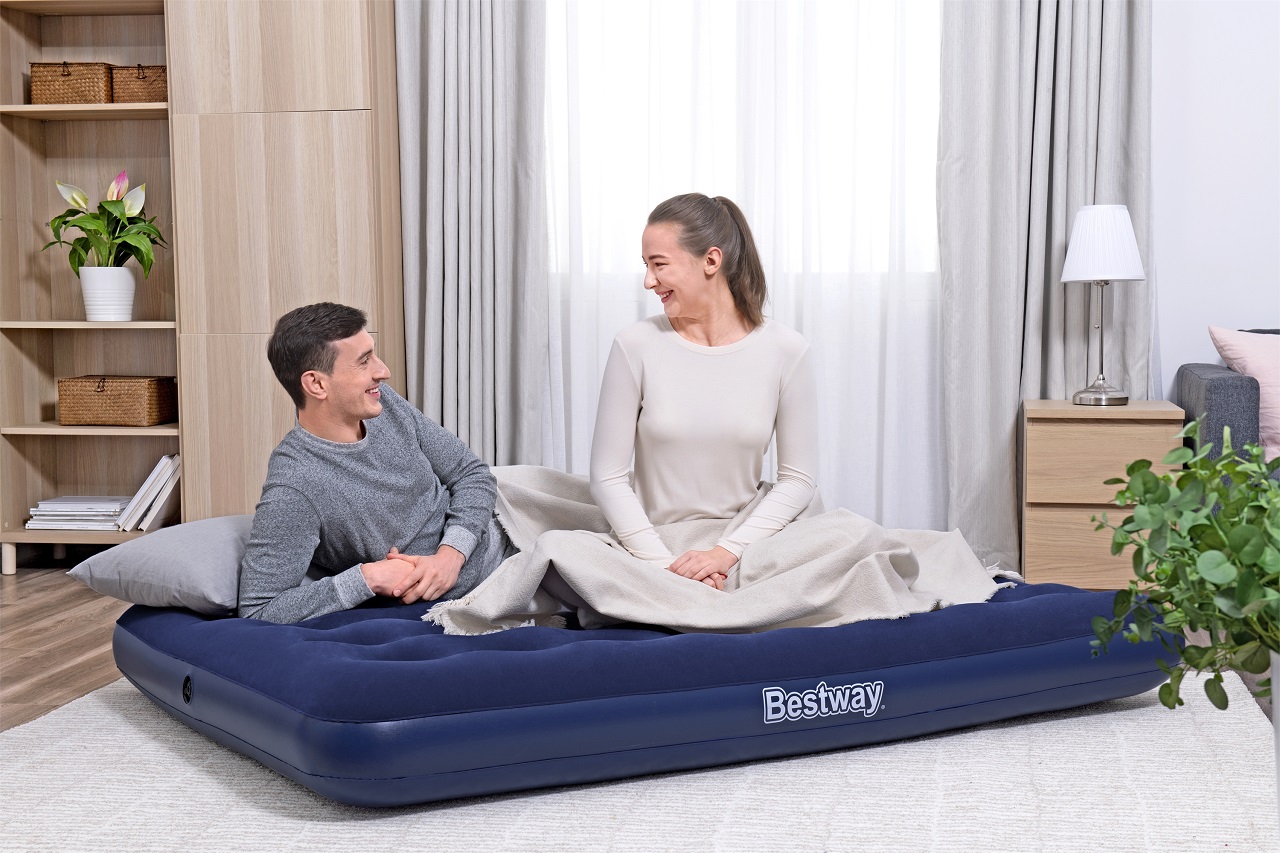 Надуваем матрак Bestway Air Mattress Full, 137 х 191 х 22 см, PVC, плюшен, за вътрешна и външна употреба, син - Image 7
