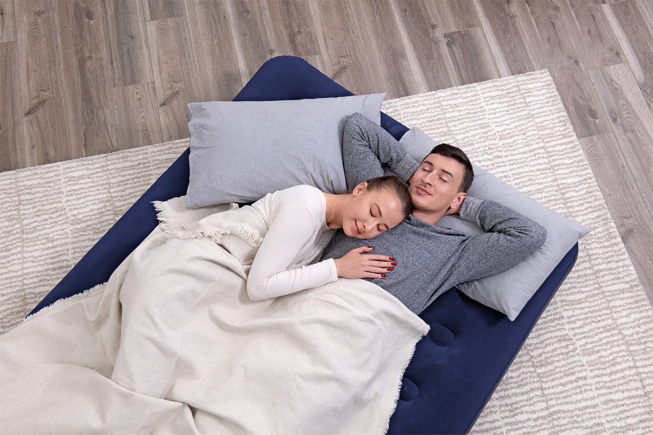 Надуваем матрак Bestway Air Mattress Full, 137 х 191 х 22 см, PVC, плюшен, за вътрешна и външна употреба, син - Image 9