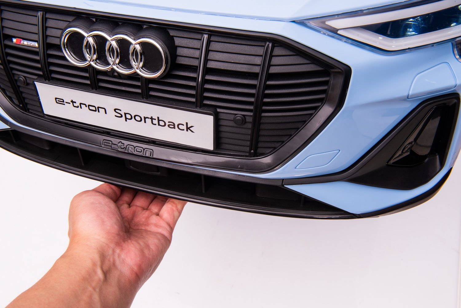 Детски акумулаторен автомобил с USB, Audi QS8, кожени седалки, син - Image 11